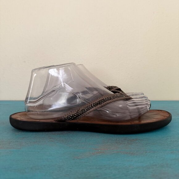 COACH Laurel Leather Silver Gray Bugle Beaded Flip Flop Sandals Sz 9.5 - Picture 2 of 11